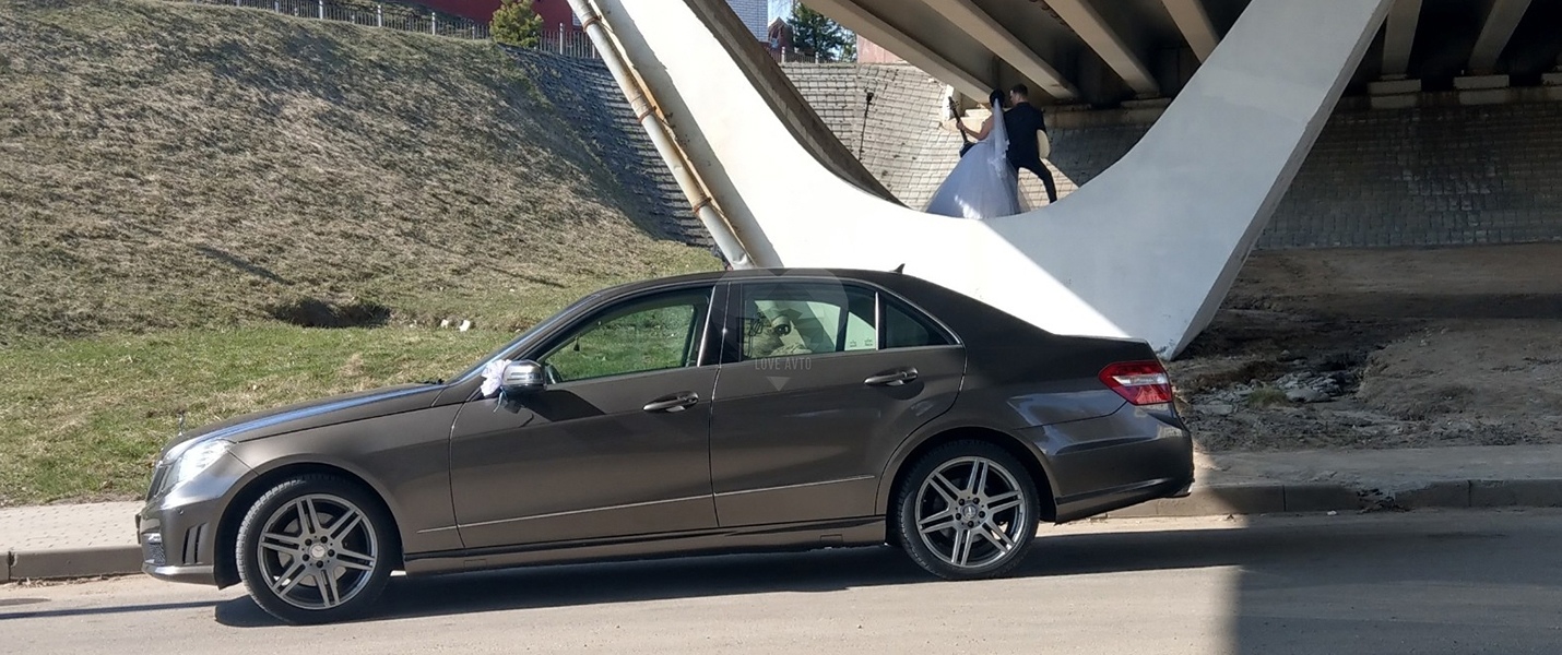 MERCEDES-BENZ E [W212]